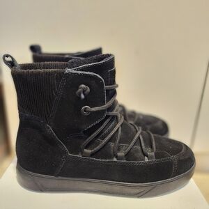Cougar "Briar" Black Waterproof Suede Lace-up  Sneaker Boots Sz. 9/40 Ret.$130